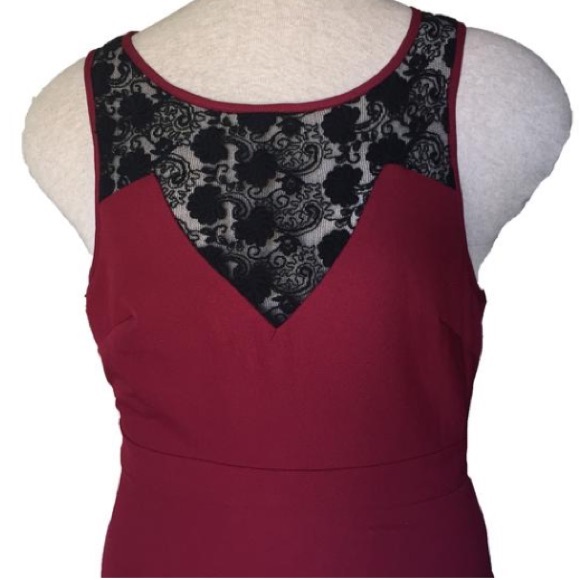 Poema Open Back 🎄Christmas Red Lace Detail Dress - Picture 4 of 5